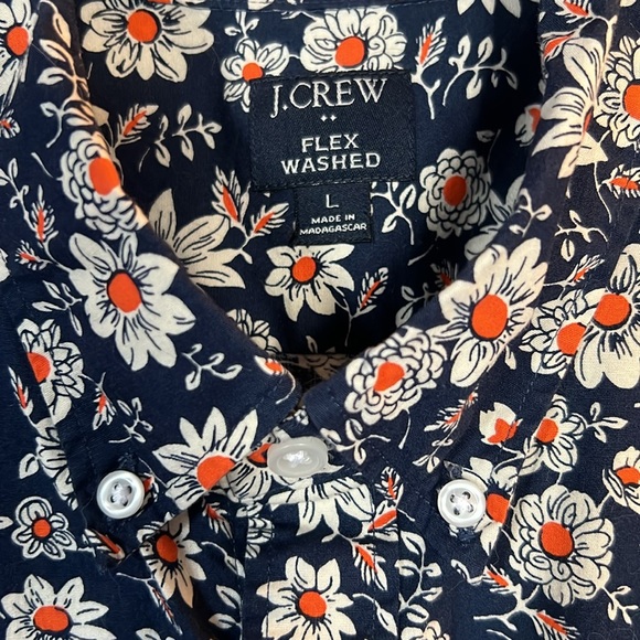 JCREW slim flex washed floral short sleeve button down shirt size large 😍 - Picture 3 of 8